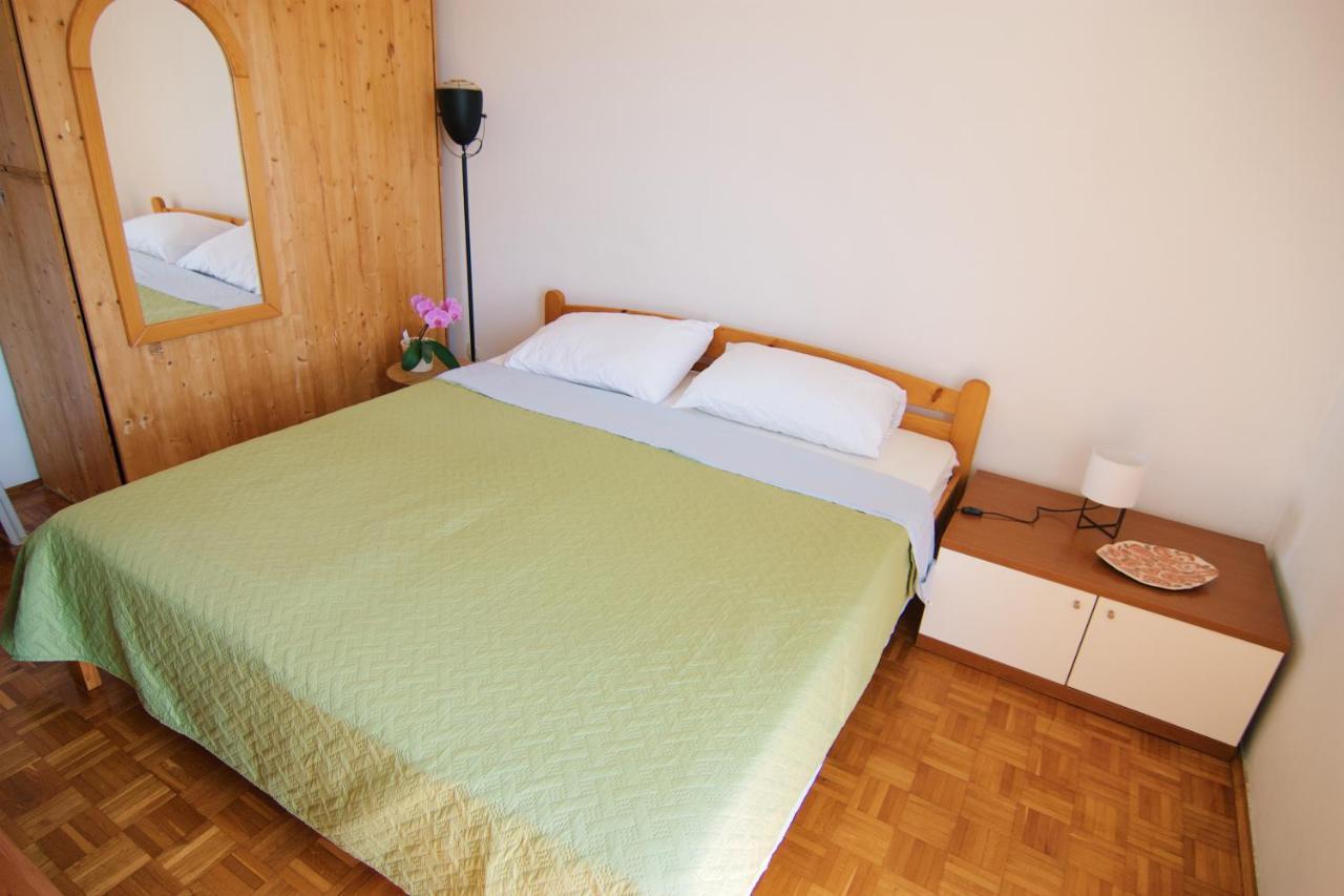 Apartment Todorovic - Macan Pula Buitenkant foto