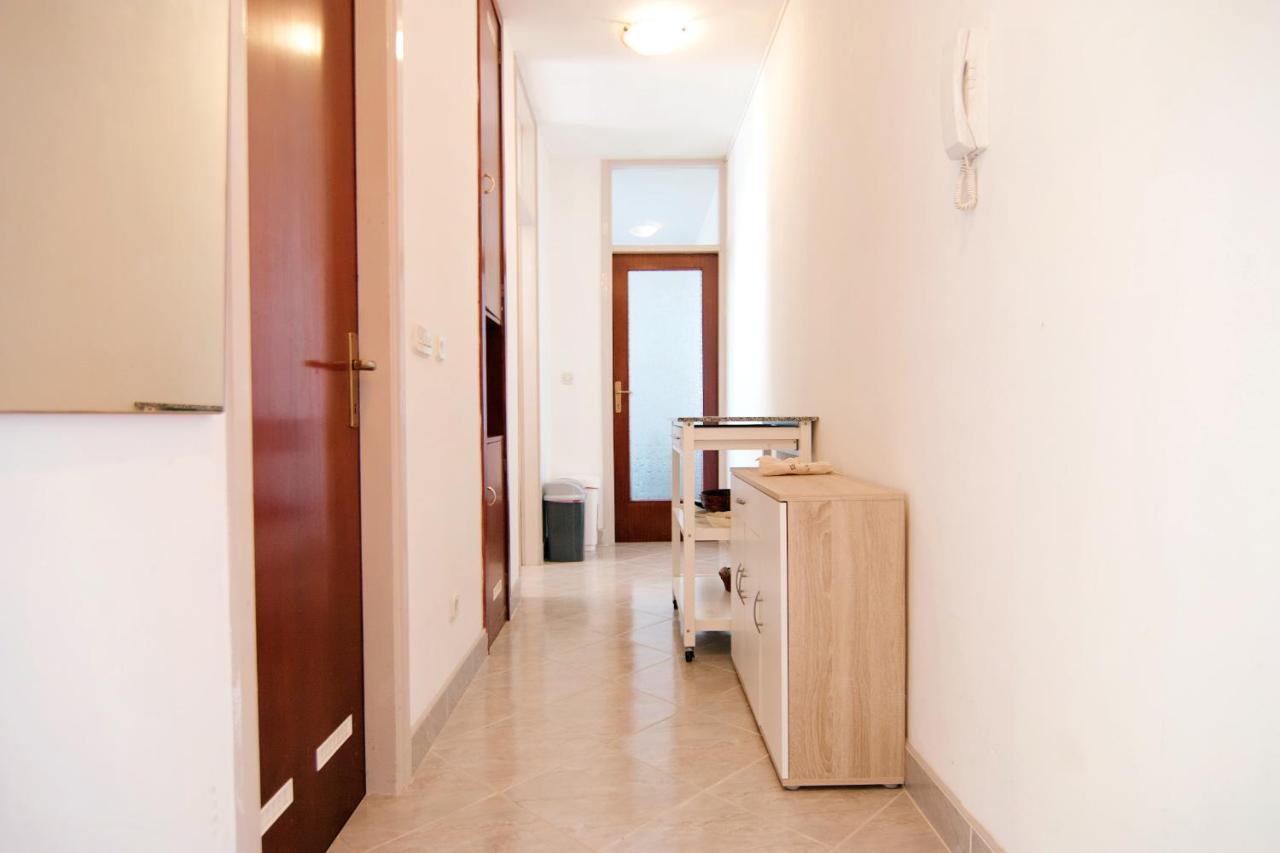 Apartment Todorovic - Macan Pula Buitenkant foto